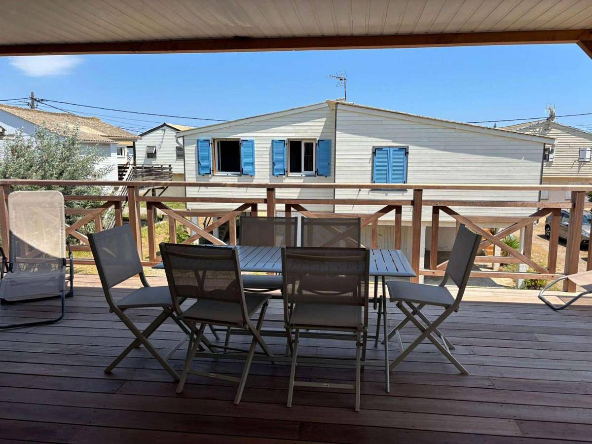 Aig 94 – Chalet en rangée – Gruissan – 6 personnes in Gruissan (Ville), Gruissan