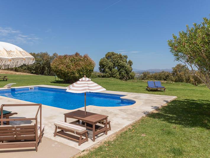 Casa rural para 13 personas, con Balcón y Terraza además de Jardín y Piscina en Cassá de la Selva - 4