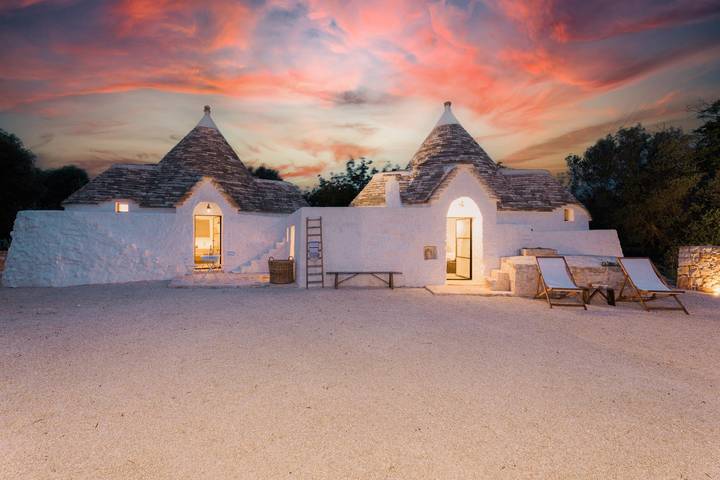 Trullo per 6 persone, con terrazza e balcone/terrazza nonché panorama a Ceglie Messapica