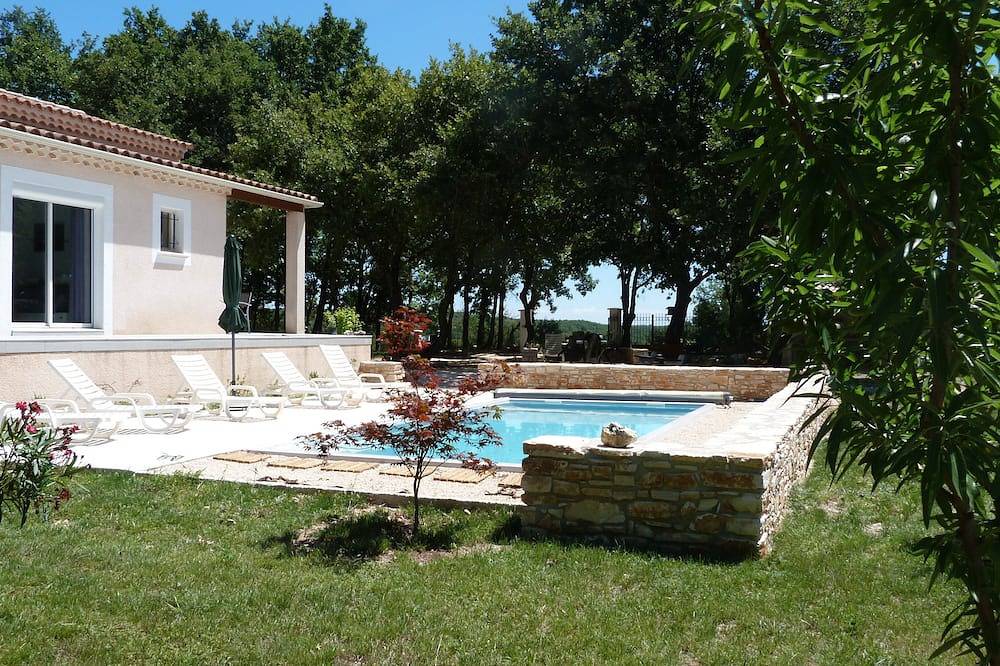 Villa récente tout confort climatisée avec piscine 6 a 7 personnes in Barjac, Région d'Alès