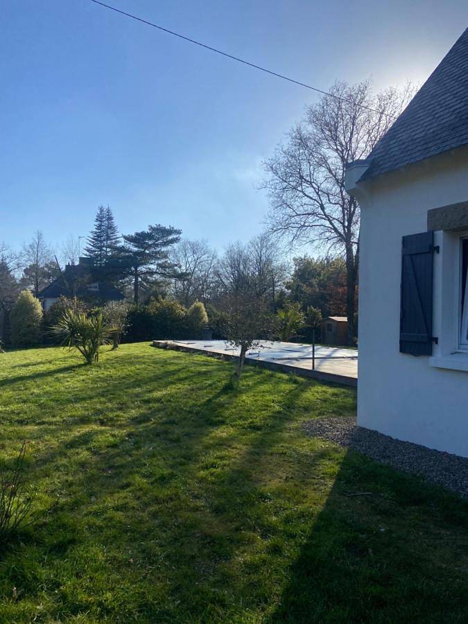 Location de vacances pour 6 personnes, avec vue ainsi que piscine et terrasse, animaux acceptés à Saint-Nolff - 3