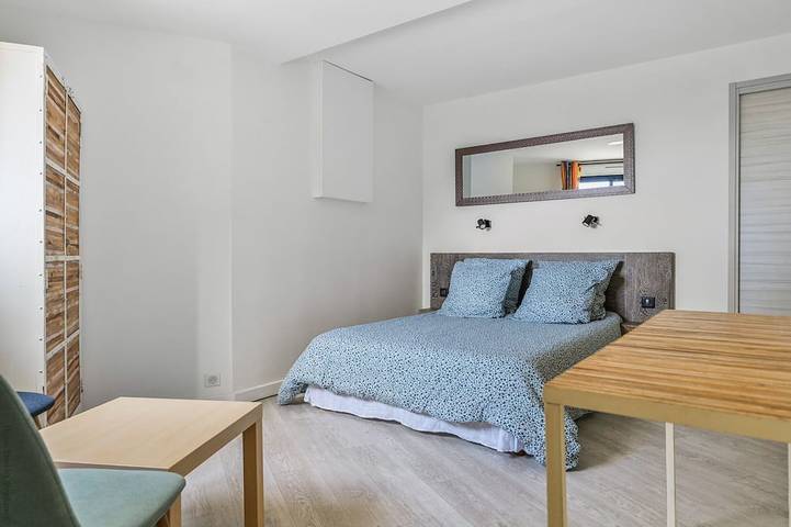 Ganze Wohnung, Sanary, außergewöhnlicher Meerblick! In großen neuen T2 Villa 20 Meter vom Strand entfernt in Sanary-sur-Mer, Mittelmeerküste (Frankreich)
