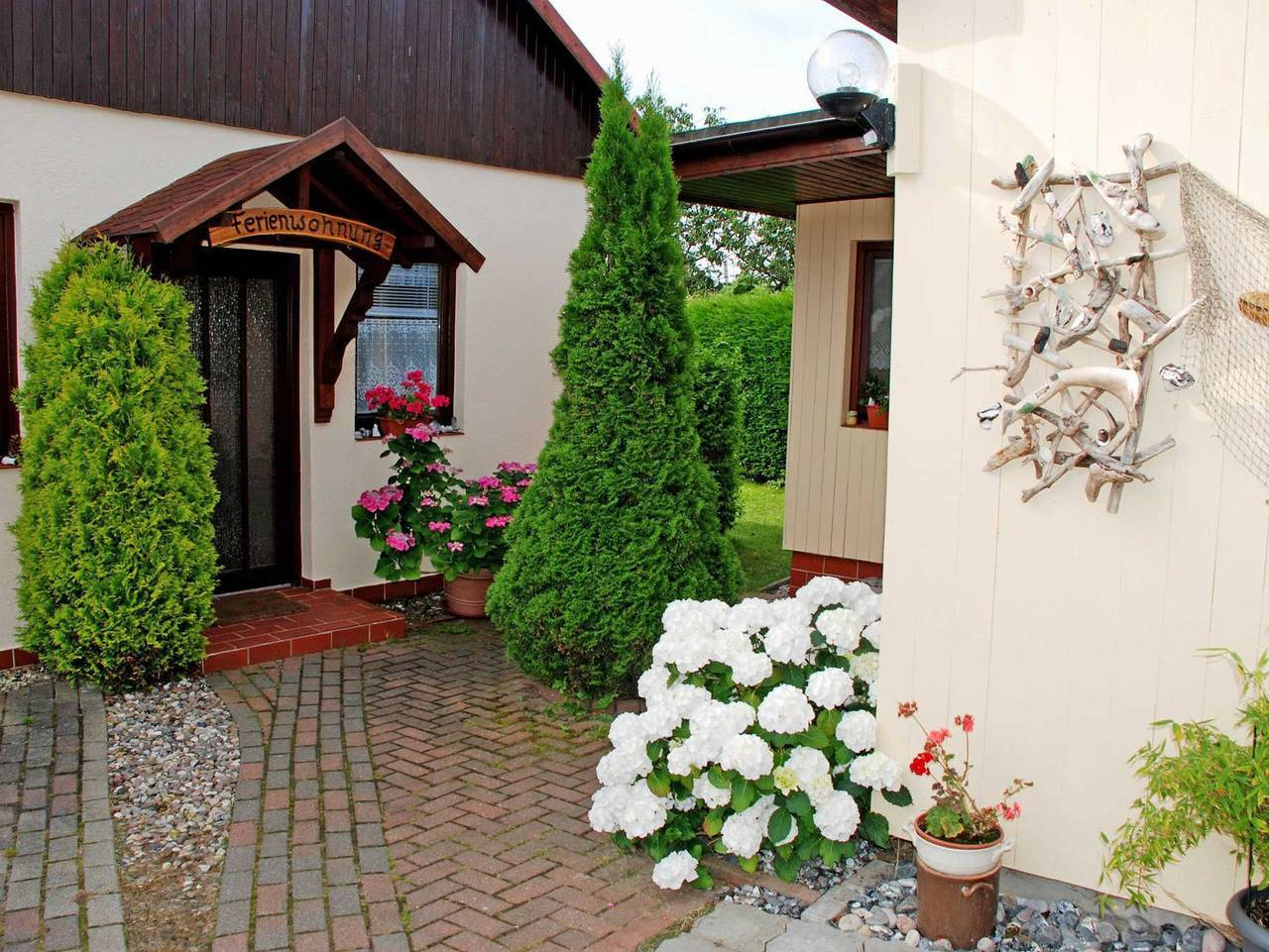 Ganze Ferienwohnung, Ruhig gelegene Ferienhäuser am Selliner See - Ferienhaus Charlotte mit Terrasse in Altensien, Sellin