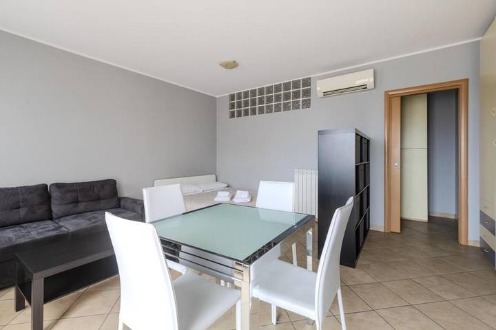 Gîte pour 3 personnes, avec Balcon et Vue à Leinì - 2