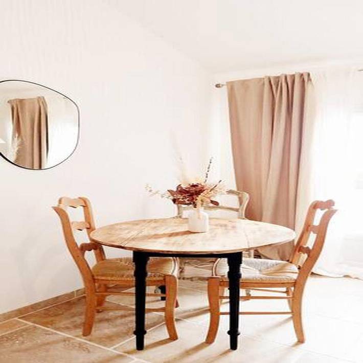 Location de vacances pour 2 personnes, avec vue ainsi que jardin et piscine à Pierrevert - 3