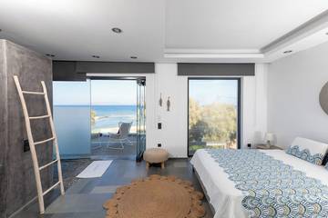 Villa for 11 People in Aegina, Attica region, Photo 1