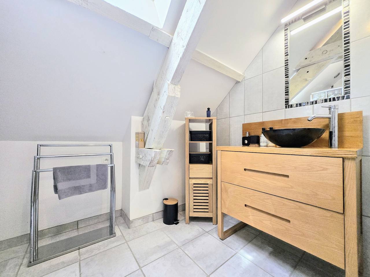 Apartamento entero, Amplio Apartamento con Parking y Wi-Fi en Auxerre in Auxerre, Auxerre region