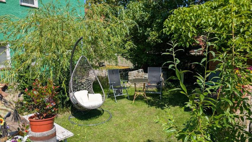 Ferienwohnung für 4 Personen, mit Terrasse und Garten sowie Pool