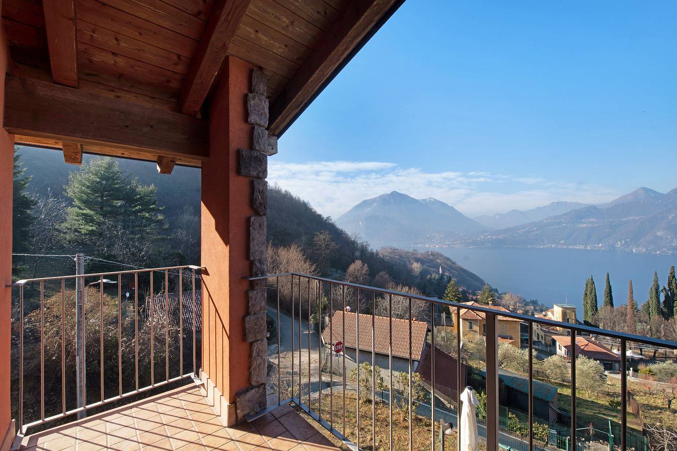 Magic moment in Lake Como, con vistas al lago, piscina, Wi-Fi, terraza y jardín; admite mascotas in Regoledo, Municipio de Perledo