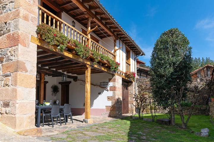 Casa rural para 5 personas, con balcón además de jardín y piscina en Cabezón de Liébana - 4