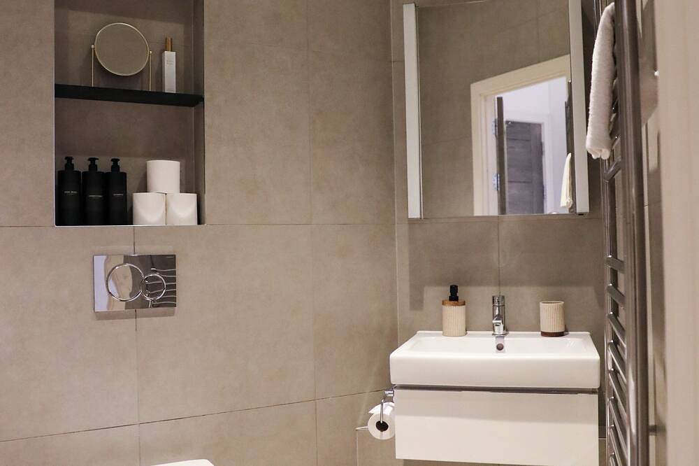 Entire apartment, Modern Apartment – Ideal for Contractors, Professionals or looking to Getaway in Slough, Berkshire