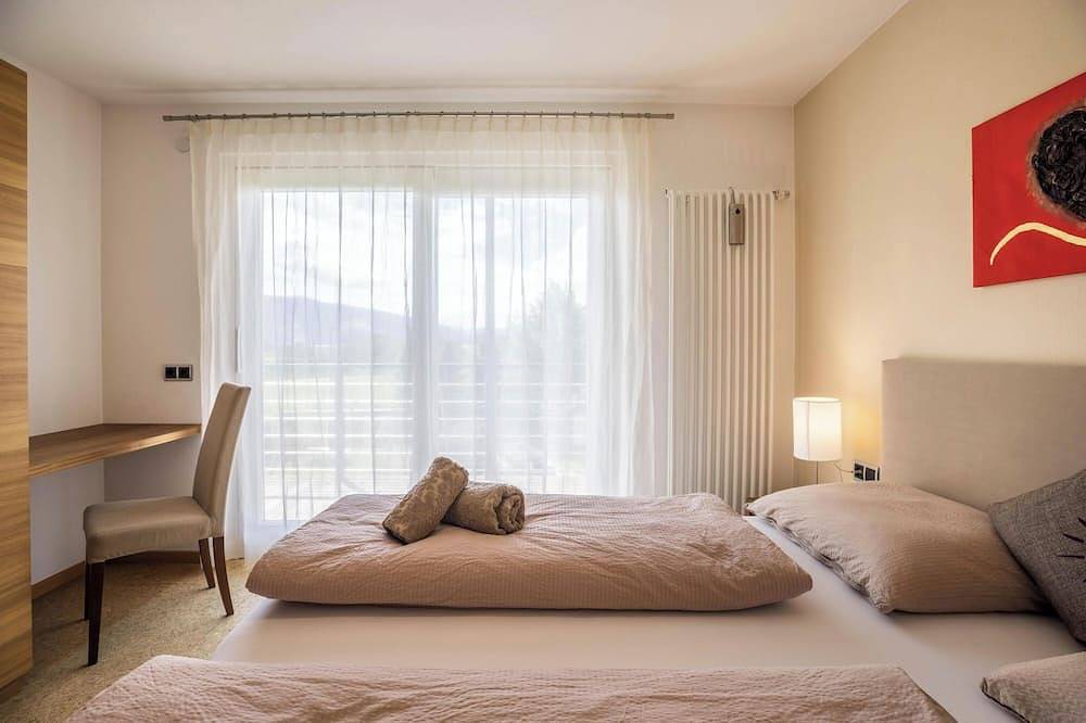 Ganze Wohnung, Ferienwohnung \"Kronsun - Ruhe\" mit Bergblick, Balkon & Garten in Percha, Kronplatz