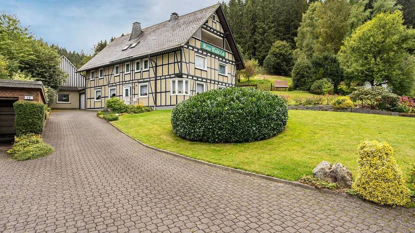 Ferienwohnung für 2 Personen, mit Terrasse und Garten in Schmallenberg