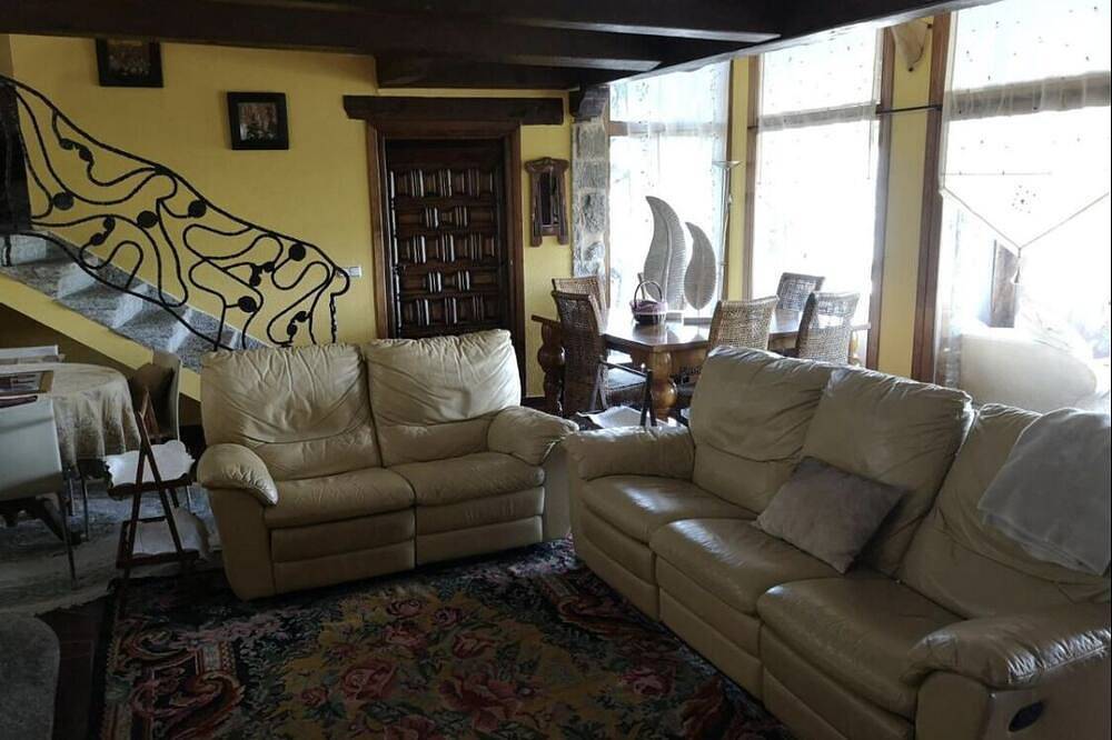 Lovely villa in Muelas de los Caballeros, Zamora Provinz