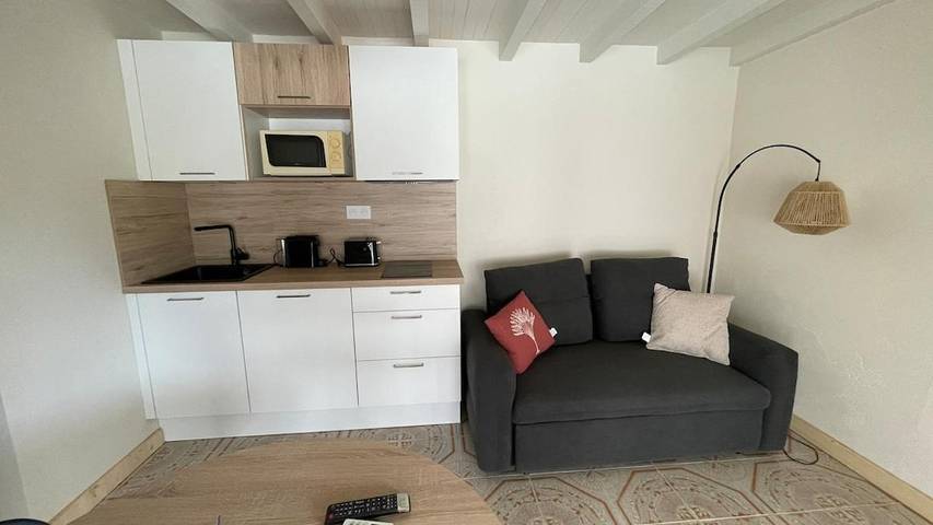 Location de vacances pour 12 personnes, avec Balcon et Terrasse ainsi que Piscine et Vue à Palaja - 4