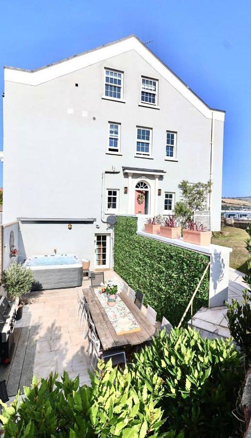 Holiday rental for 13 people, with view and garden, with pets in Shaldon