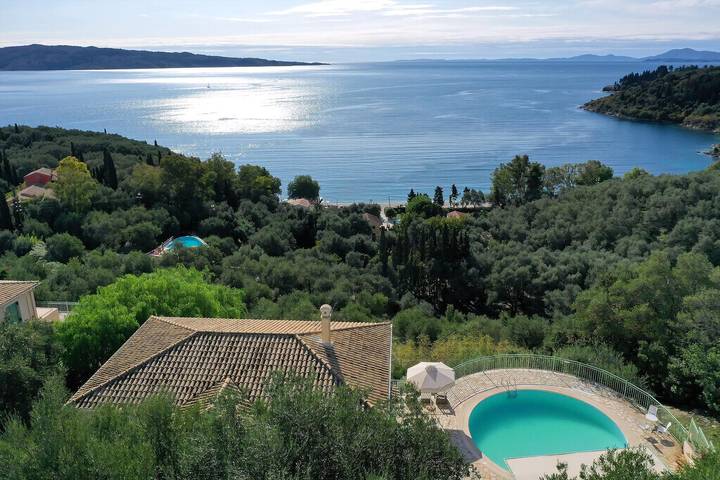 Διαμερίσματα διακοπών για 10 άτομα, με θέα στον ωκεανό και κήπο καθώς και ταράτσα στην Παραλία Κερασιά