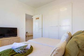 Apartment for 4 People in El Paraiso Torrevieja, Torrevieja, Photo 2