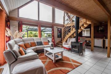 Gîte pour 6 personnes, avec jardin ainsi que jacuzzi et sauna à Mûr-de-Bretagne
