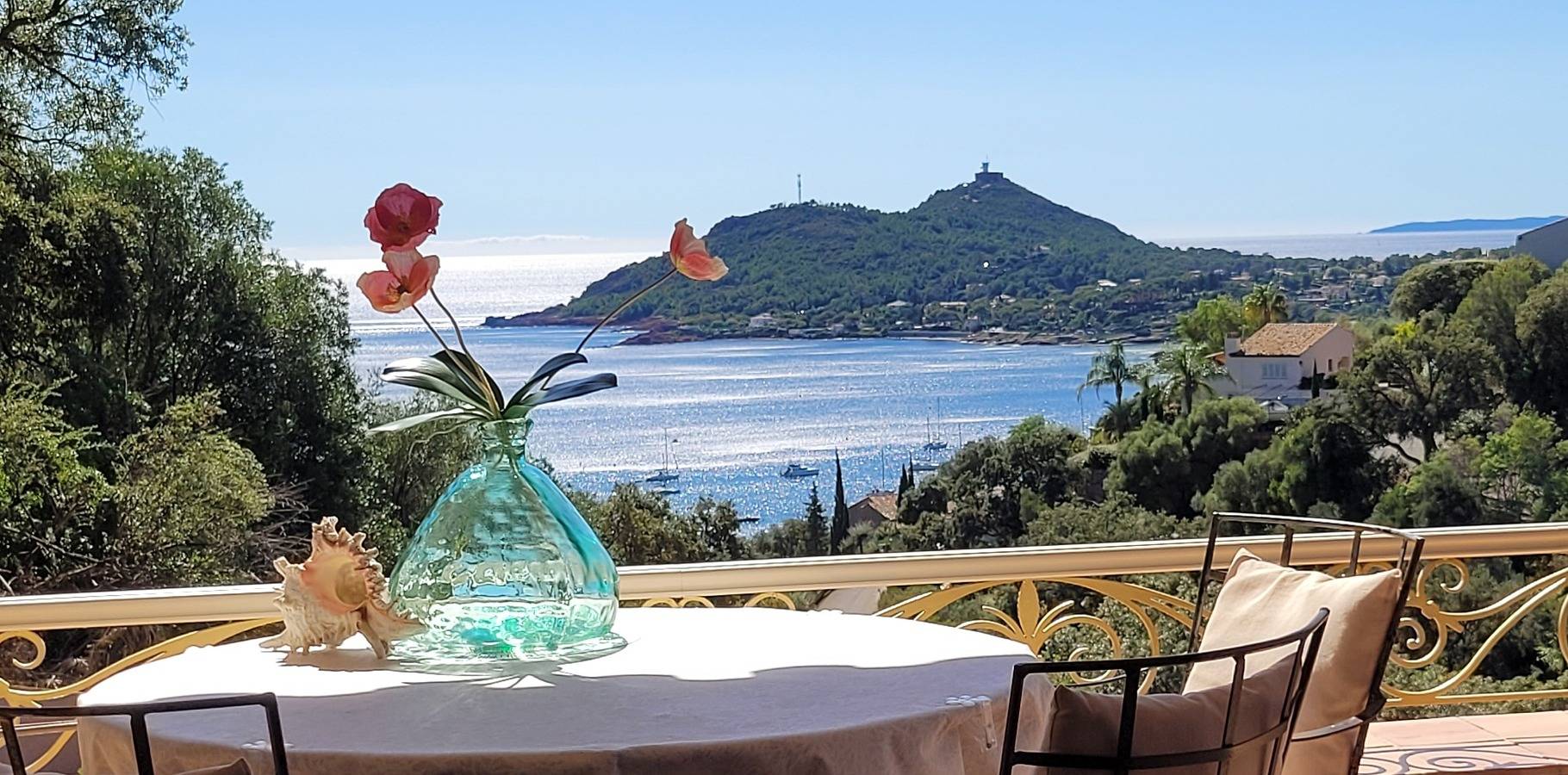 Villa Aurélie Sea View, 500m To Beach And Shops in Saint-Raphaël, Middellandse Zeekust (Frankrijk)