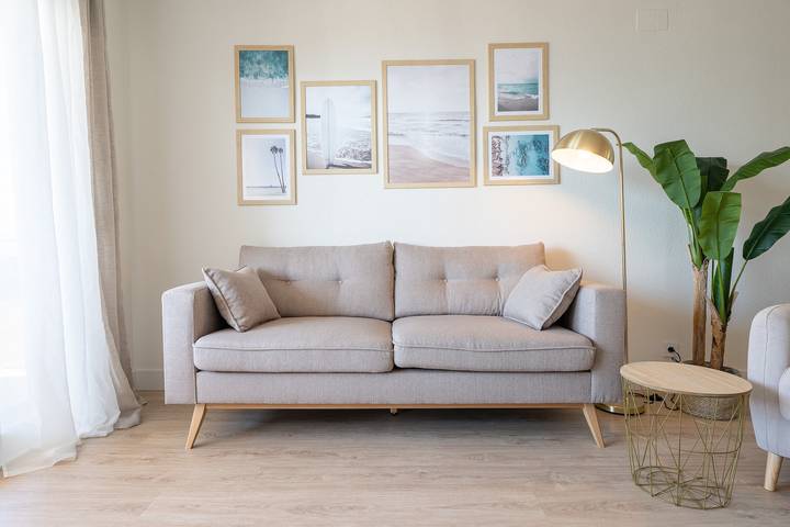 Apartamento entero, Apartamento "Coral Beach by Pat" con vistas al mar, piscina compartida y Wi-Fi in Platja de les Madrigueres (el Vendrell), Vendrell
