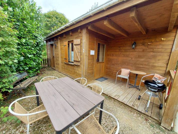 Location de vacances pour 6 personnes, avec Terrasse ainsi que Jardin et Piscine dans Yonne