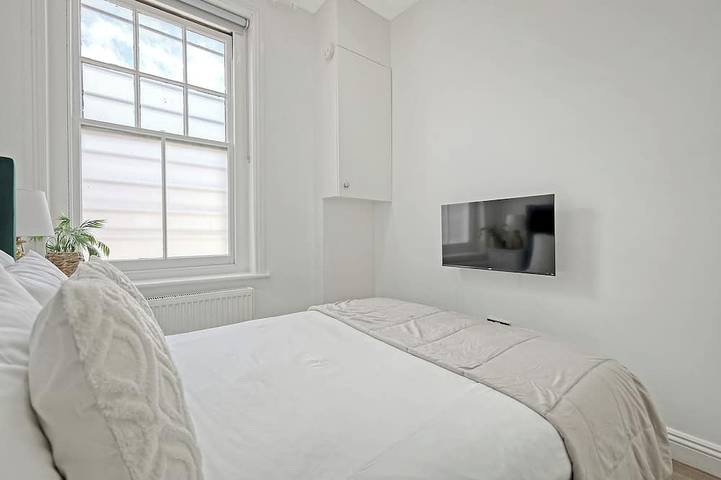Ganze Wohnung, Wanstead Gem – Bright, Cosy & Immaculate High Street Apartment in East London in Redbridge, London