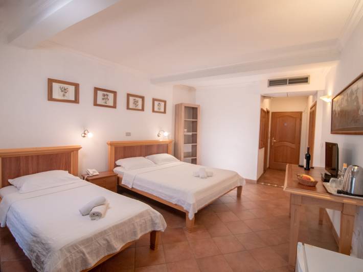 Chambre d’hôte pour 3 personnes, avec balcon/terrasse au Monténégro - 2