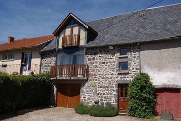 Gîte pour 6 personnes, avec balcon et jardin à Vernines