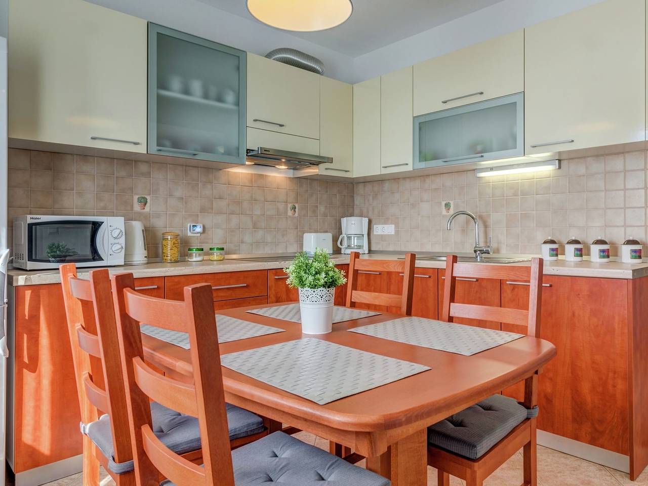 Holiday house Tender near Trogir, jacuzzi in Sevid, Split-Dalmatië