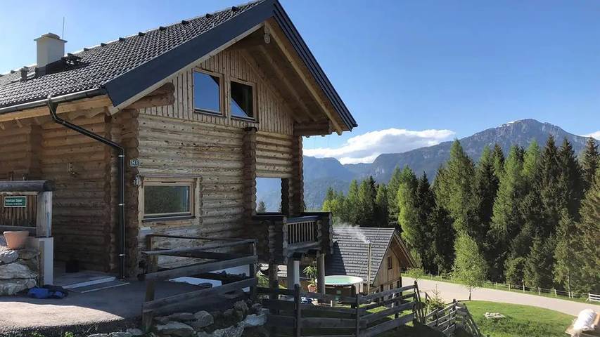 Ferienhaus für 10 Personen, mit Terrasse und Sauna sowie Garten und Whirlpool