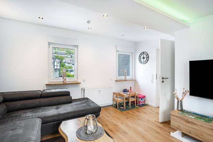 Ferienwohnung für 6 Personen, mit Balkon und Garten in Lennestadt