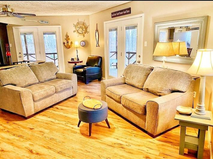 Cabin for 8 people, with yard, with pets in Lake Cumberland