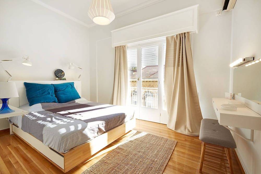 Entire apartment, Spacious elegant 3 bedroom apartment in the heart of Athens in Central Section of Athens, Athens