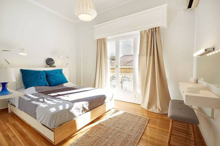 Entire apartment, Spacious elegant 3 bedroom apartment in the heart of Athens in Central Section of Athens, Athens