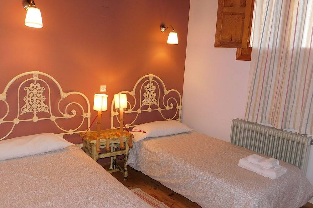 House-Cottage-Ensuite with Bath-Mountain view in Navarredonda de Gredos, Ávila Region