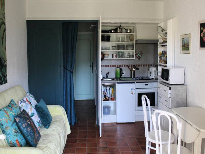 Gîte pour 3 personnes, avec piscine et balcon, adapté aux familles à Mollans-sur-Ouvèze