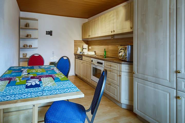 Ganze Ferienwohnung, Haus Rabenswald - Ferienwohnung 2 Haus Rabenswalde untere Etage in Roßleben-Wiehe, Burgenlandkreis