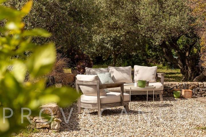 Location de vacances pour 6 personnes, avec piscine et balcon/terrasse à Ollioules - 2