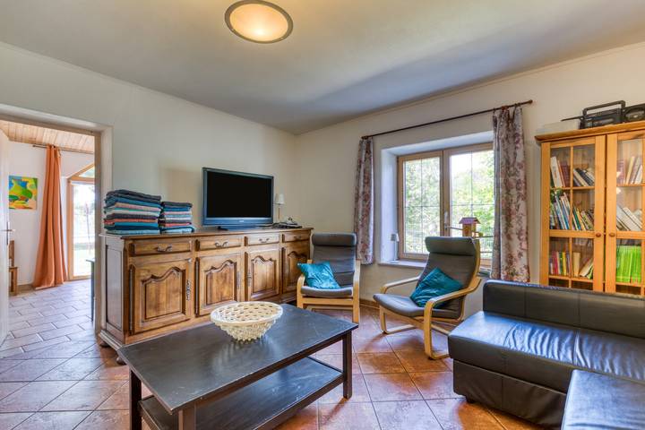 Geräumiges Ferienhaus am Flussufer – Maison Abricot in Aspiran, Lodève und Umgebung
