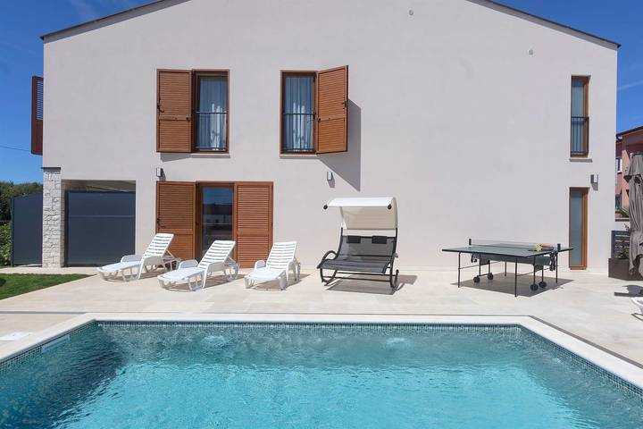 Ganzes Studio, Brandneues, modernes Studio-Apartment für 2+1 Gäste mit Gemeinschaftspool in Novigrad, Mareda