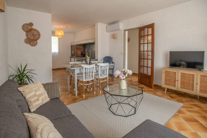 Apartamento entero, Appart Limonella - Appart avec terrasse et clim in Fontvieille, Region de Arles