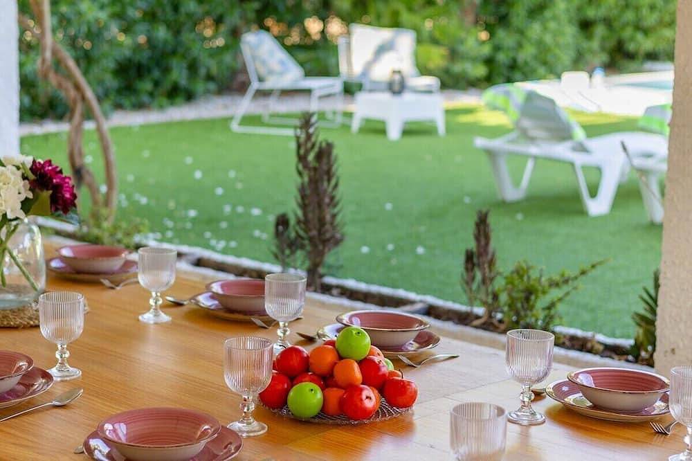 Fidalsa Divine Hiding in Algorfa, Costa Blanca