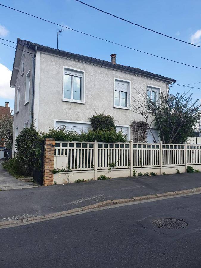 Maison d’hôte pour 8 personnes, avec Jacuzzi et Terrasse ainsi que Jardin et Vue