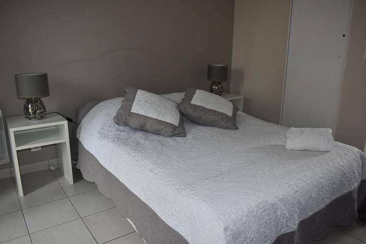 Chambre d’hôte pour 2 personnes, avec balcon à Goutrens