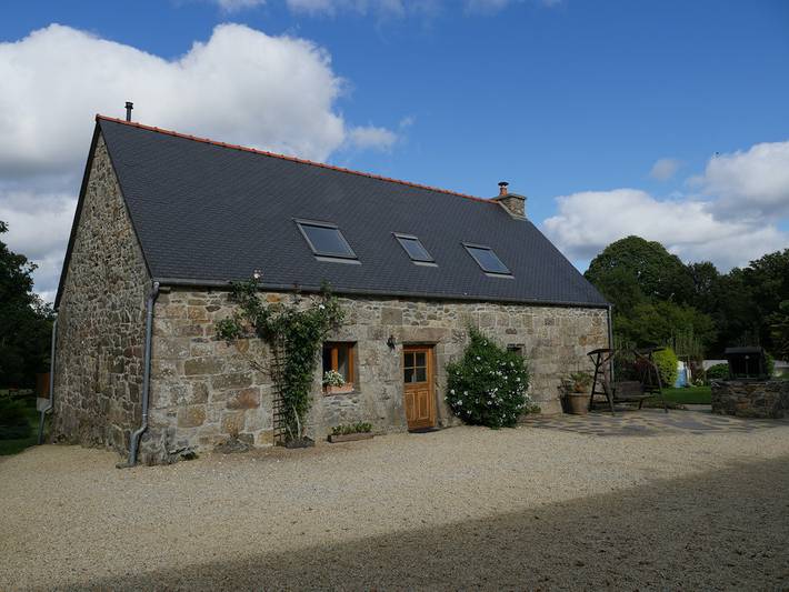 Gîte pour 4 personnes, avec jardin ainsi que piscine et terrasse en Cotes-d'Armor - 2