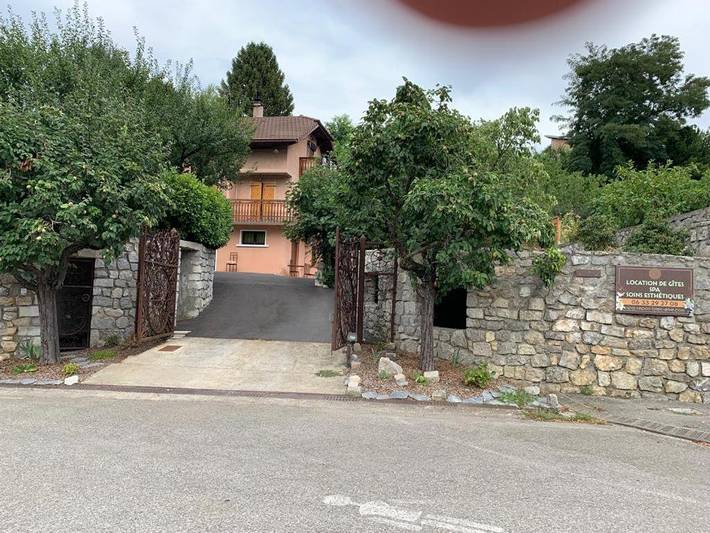 Gîte pour 4 personnes, avec vue ainsi que jardin et sauna, animaux acceptés à Voglans - 2