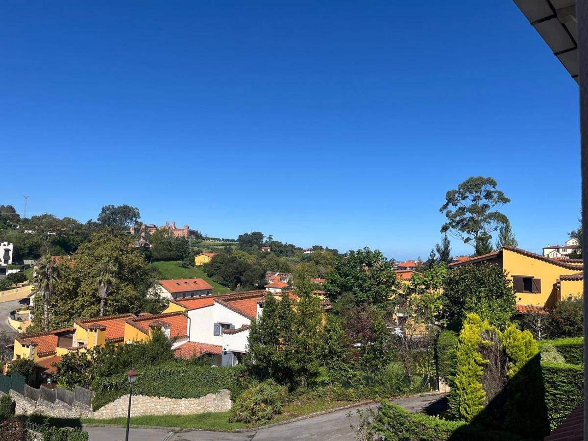 Apartamento entero, Three-Bedroom Apartment in Comillas, Costa de Cantabria