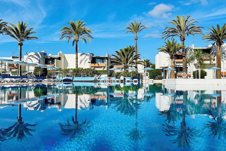 Holiday apartment for 4 people, with garden and terrace as well as pool - 1