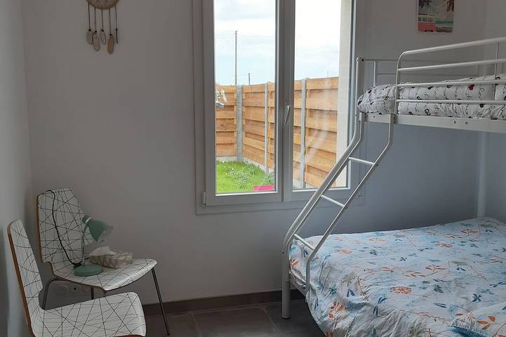 Location de vacances pour 5 personnes, avec terrasse et jardin à Plougoulm - 3